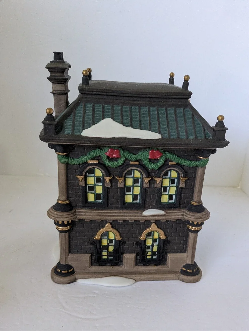 Department 56 decorative village